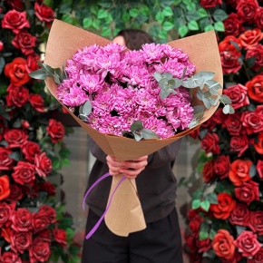 Букет  "Гармония" из 7 хризантем с эвкалиптом в Рузе