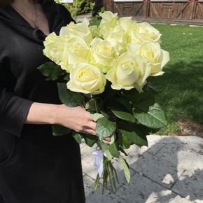 Букет из 11 белых роз (70 см) в Рузе