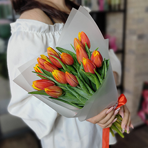 Букет из 15 огненных тюльпанов в Рузе