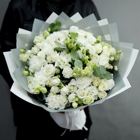 Букет "Маскарпоне" из роз, диантусов, эустом и гиперикума в Рузе