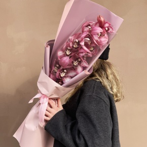 Букет из розовой орхидеи в Рузе