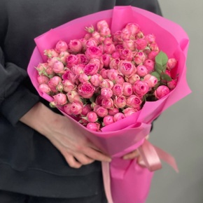 Букет из 17 кустовых роз (50 см) в Рузе