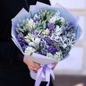 Букет "Алиби" из гиацинтов, вероники, нерине в Рузе