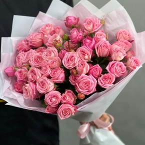 Букет из 11 нежных кустовых роз в Рузе