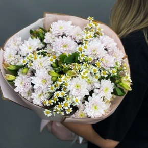 Букет "Сиэтл" из хризантем, альстромерий и ромашек в Рузе