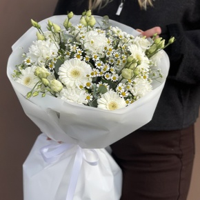Букет "Вера и надежда" из ромашек, гербер, эвкалипта, диантусов и эустом в Рузе
